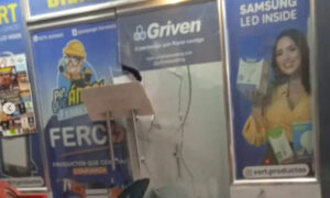 Delincuente motorizado tirotea una ferretería en Santa Bárbara del Zulia