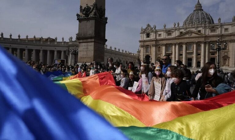 Fieles LGTBIQ+ preparan peregrinación por el Jubileo: «La Iglesia sale del armario»