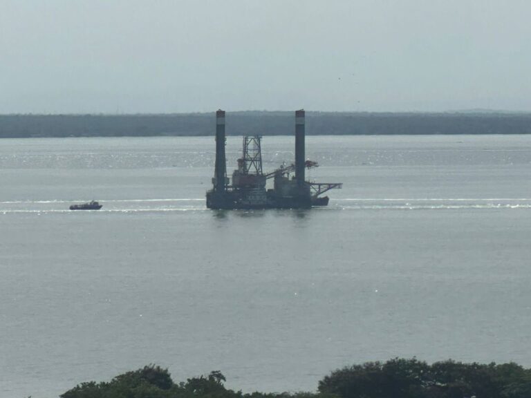Reuters: Llega desde China la primera plataforma para producir petróleo en el Zulia