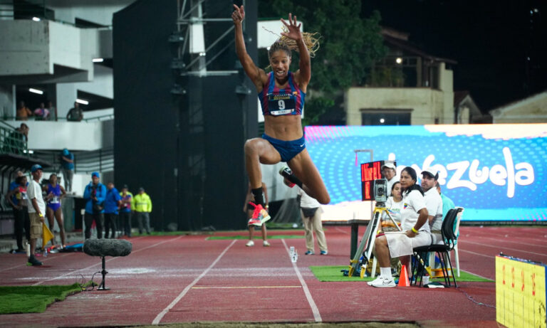 Yulimar Rojas se impone en su regreso a la pista nacional