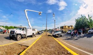 Iluminan 85 kilómetros de la avenida Intercomunal de la COL