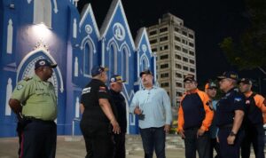 Gobernador reporta “afectaciones estructurales” en 3 hospitales y un puente