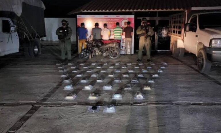 Incautan más de 1700 kilos de droga en la frontera con Colombia