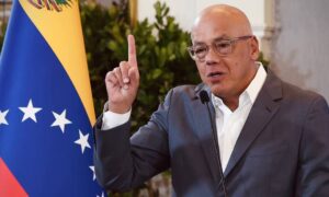 Jorge Rodríguez rechaza críticas hacia el rapero Louis BPM