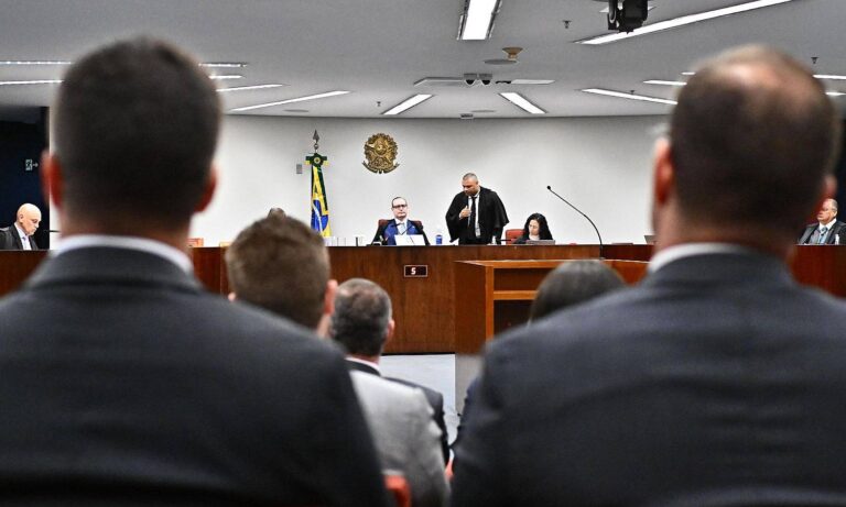 Declaran culpable a Bolsonaro de atentar contra el régimen democrático