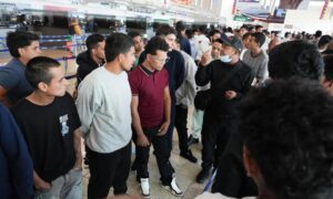 Arriban al país 180 venezolanos deportados por EE. UU.