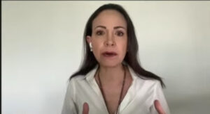 Machado a Maduro: O negocia o “saldrá por otra vía mucho peor para él”