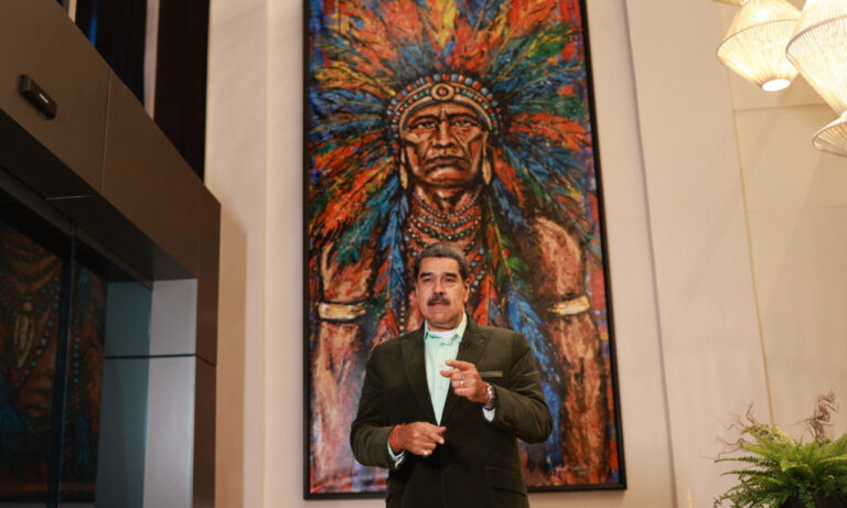 Maduro advierte a Trump que la Milicia “será el terror de los imperios”