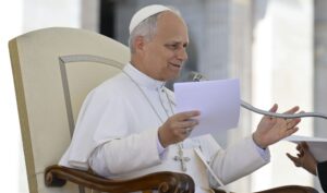 León XIV invita a rezar el rosario todo octubre por la paz