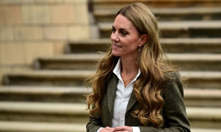 La princesa de Gales luce nueva melena más larga y rubia