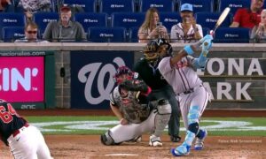 Jonrón de Ronald Acuña Jr. viaja a 423 pies en victoria 11-3 ante Nacionales