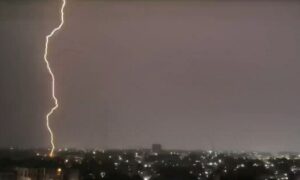 Maracaibo despierta con fuerte tormenta eléctrica y aguacero que duró 5 horas