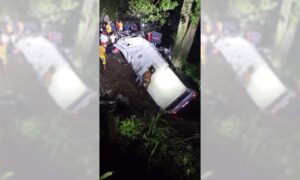 Vuelco de autobús en la vía Maracay-Choroní deja al menos 2 muertos y 35 heridos