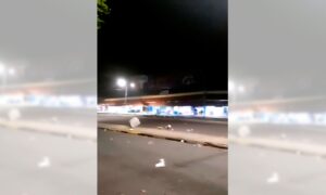 Muestran cómo luce desolada y cubierta de basura la Libertador en la noche