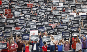 Seguidores de Charlie Kirk y Trump se reúnen en Arizona para su funeral