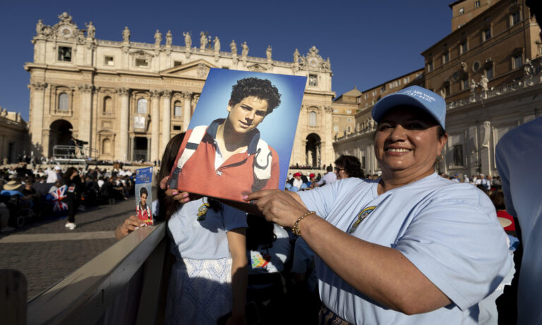 Papa León XIV canoniza a Carlo Acutis, primer santo milenial e “influencer de Dios”