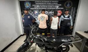 Motorizados que hacían piruetas atropellan a niño de 7 años en La Guaira