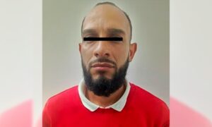 Le muerde el rostro a su expareja tras negarle un beso