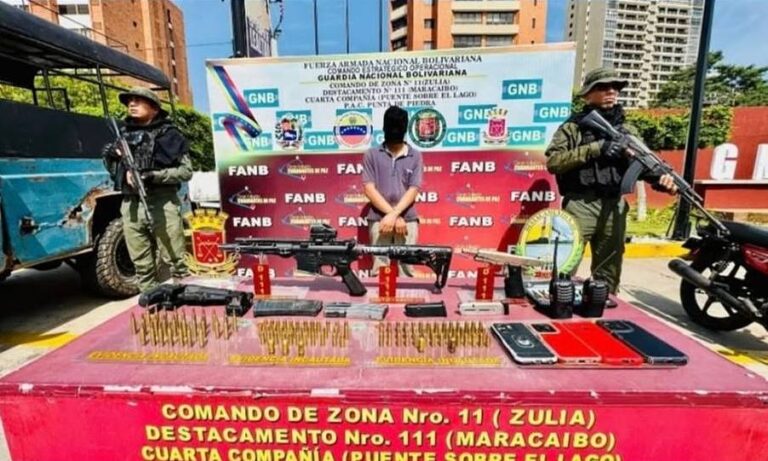 Detienen a traficante de "armas de guerra" y municiones en Zulia