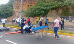 Choque entre Malibú y motorizado ebrio en El Milagro deja 3 heridos