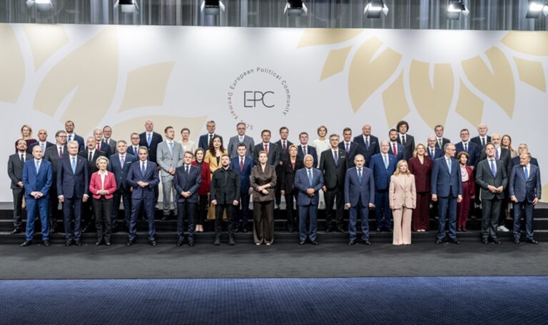 Líderes de 47 países europeos cierran filas con Ucrania