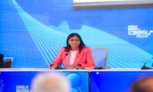 Gobierno nacional evalúa su capacidad tecnológica en petróleo contra "bloqueo criminal"