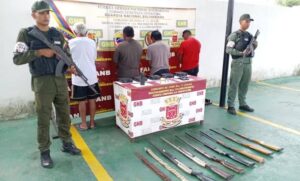 Detienen a 4 personas en Jesús Enrique Lossada por presunto porte ilícito de armas