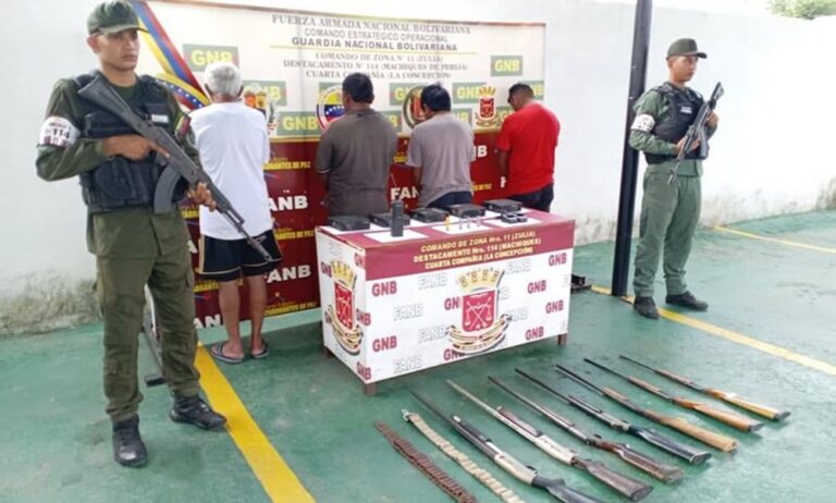 Detienen a 4 personas en Jesús Enrique Lossada por presunto porte ilícito de armas