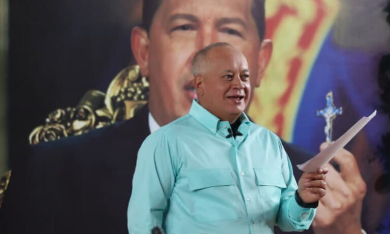 Cabello: Machado planea “juramentar” a González Urrutia en la AN 2015
