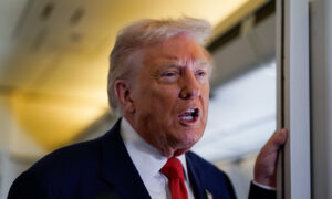 Trump acusa a demócratas de "desviar la atención" con el caso Epstein y difundir bulos