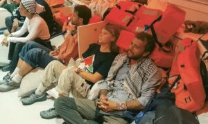 Policía israelí ficha a 250 miembros de la Flotilla de cara a su deportación