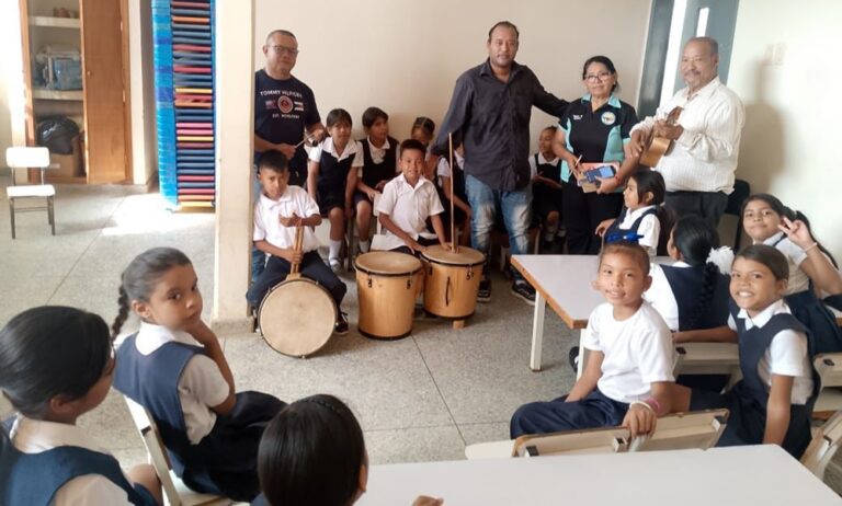 Fundagraez inaugura escuelas de gaita en Mara, La Cañada y Lagunillas