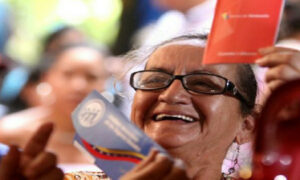 Pagan la Gran Misión Amor Mayor de octubre por Patria: $0,68 centavos