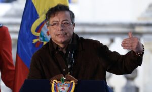 Casa Blanca no ve “desescalada” por parte del "desquiciado" Petro