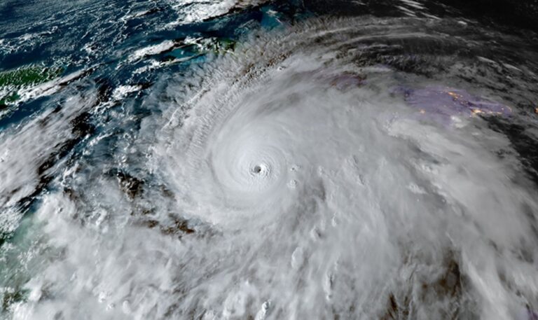 El huracán Melissa azota Jamaica con vientos y lluvias devastadores