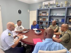 Jefe del Comando Sur de EE. UU. refuerza alianzas "vitales" en seguridad con visita al Caribe