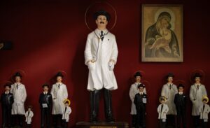 José Gregorio, el médico venerado como santo desde hace un siglo