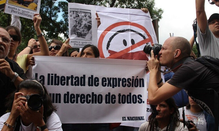 Alertan “censura” radial por cobertura del Nobel y activistas en Colombia