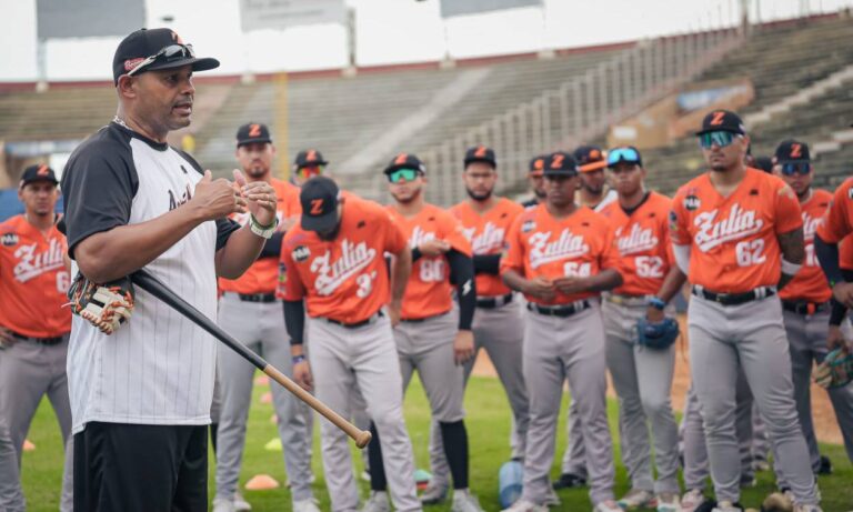 Lipso Nava dirige su primera práctica en el Luis Aparicio