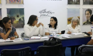 MinEducación instala comisión para “evaluar impacto de tareas escolares”