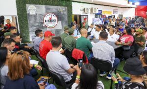 Maduro pide crear aplicación para que la gente reporte "todo lo que ve, todo lo que oye"