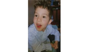 Protestan tras muerte de niño de padres venezolanos dentro de escuela en Ecuador