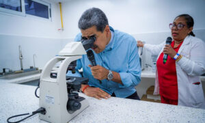 Maduro avisa que si “los gringos” atacan Venezuela “responderán” ante la “amenaza”