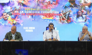 Maduro anuncia “ejercicio militar” de 72 horas en todas las costas del país