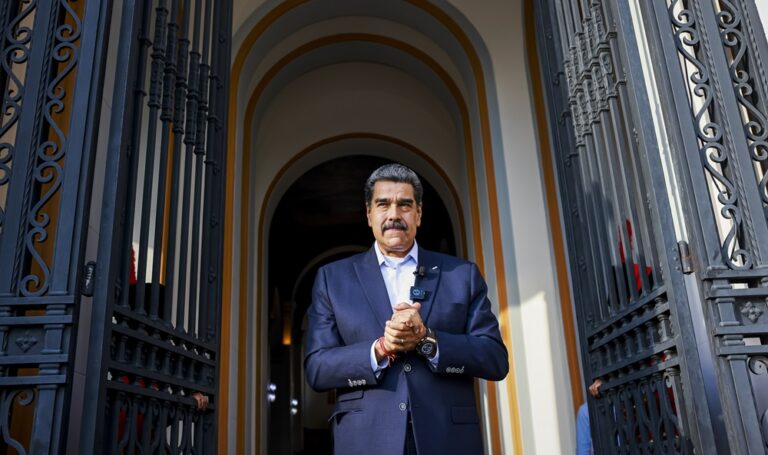 Maduro suspende acuerdos de gas con Trinidad y Tobago