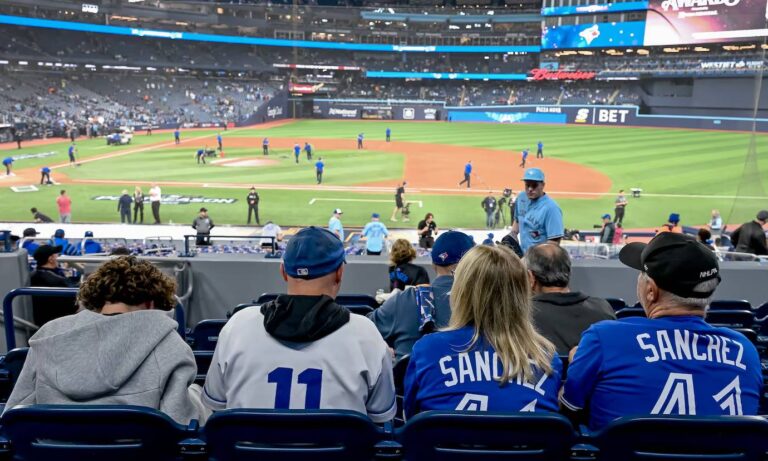 Las entradas más baratas del Azulejos-Dodgers se disparan a $1.430