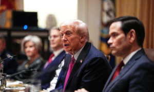 EE. UU. confirma ataque a “submarino cargado de drogas cerca de Venezuela”