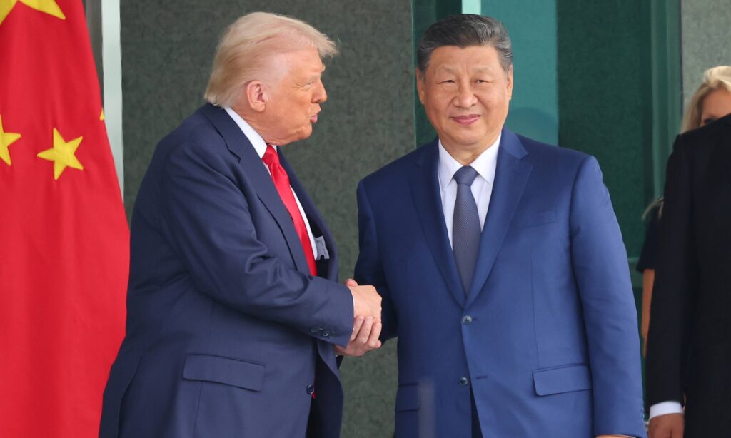 Trump reduce 10 % de aranceles a China por el fentanilo tras reunión con Xi