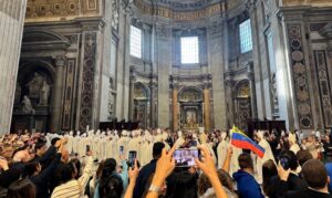 Parolin pide “abrir las prisiones injustas” y “dejar libres a los oprimidos” en Venezuela