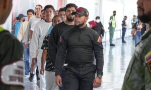 Arriban 197 deportados venezolanos al país desde EE. UU.